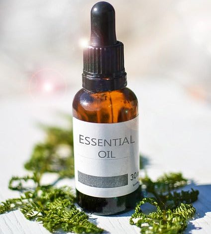 Aromatherapy and Essential Oils: Nature’s Essence in Skincare