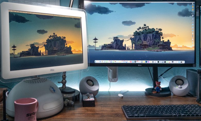 Picture of an iMac G4 next to a modern 4K monitor, with macOS Sequoia running on both displays.