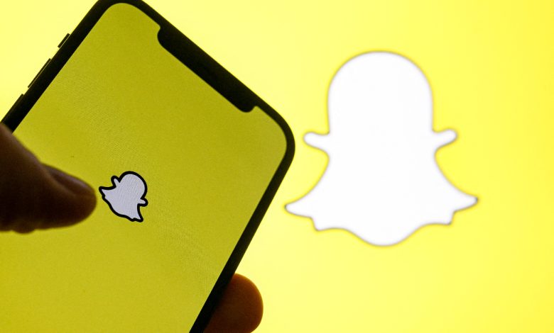 Snapchat+ subscribers can now keep messages in a chat for a week